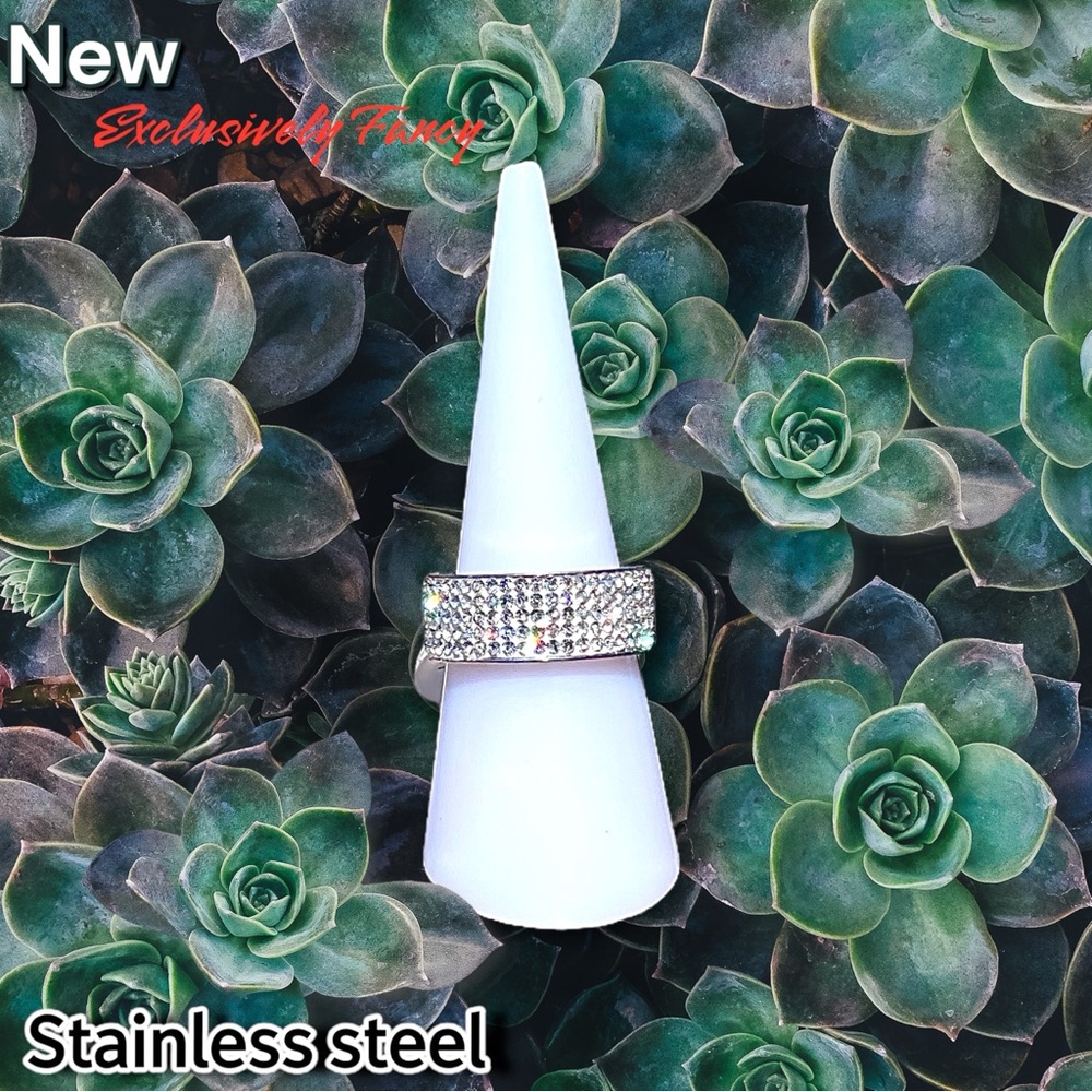 New Exclusively Fancy Stainless Steel 316L 5 Rows of AAA Crystal Ring Size 7